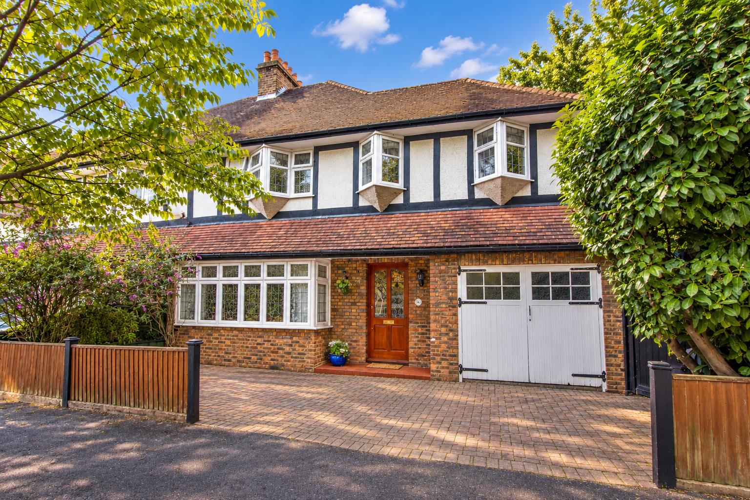 4 bed property in The Manor Way, Wallington